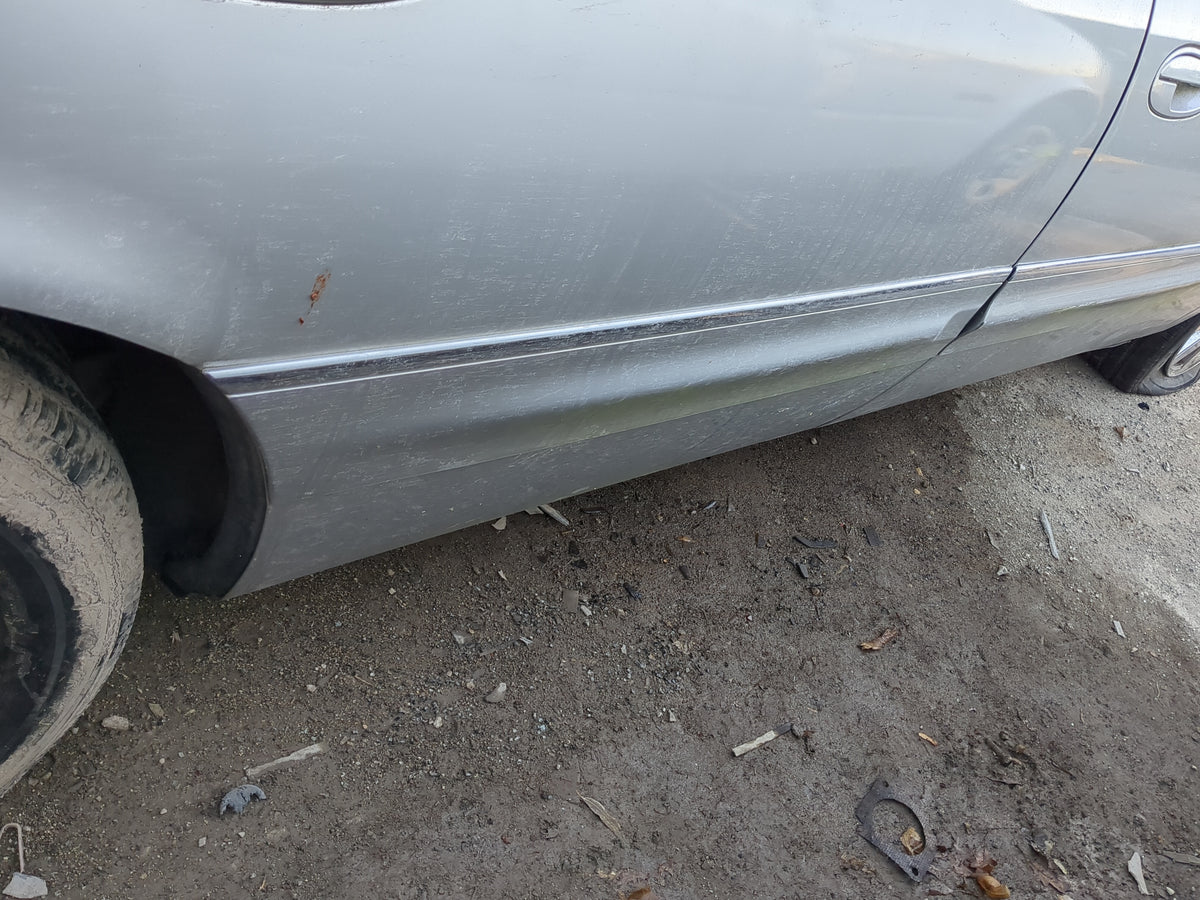 1997-2005 Buick Park Avenue Passenger Rear Door Oem 1240580 - Oemusedautoparts1.com