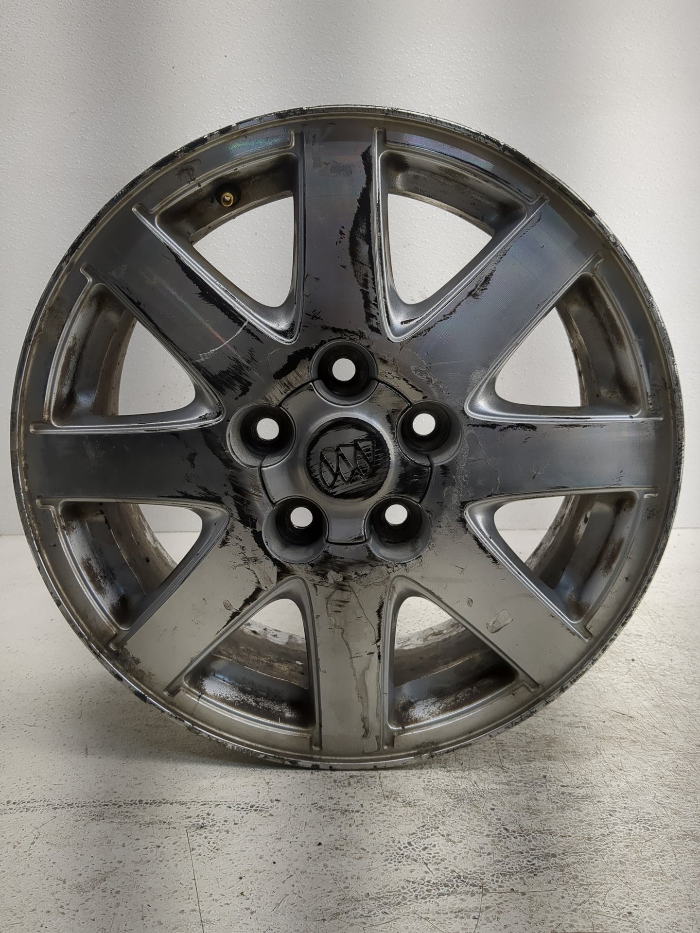 2004-2005 Buick Park Avenue Oem Wheel Rim - Oemusedautoparts1.com
