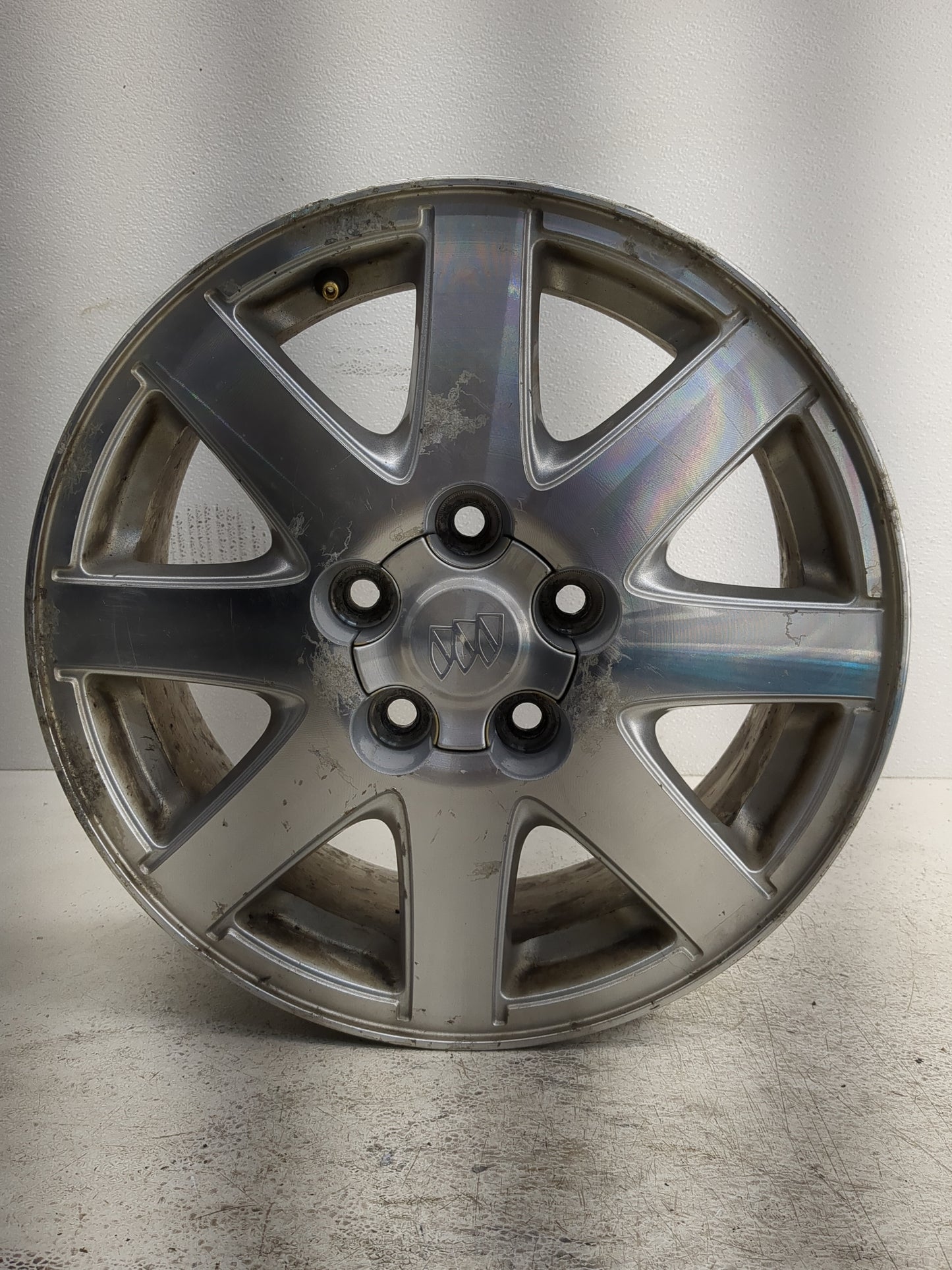 2004-2005 Buick Park Avenue Oem Wheel Rim - Oemusedautoparts1.com