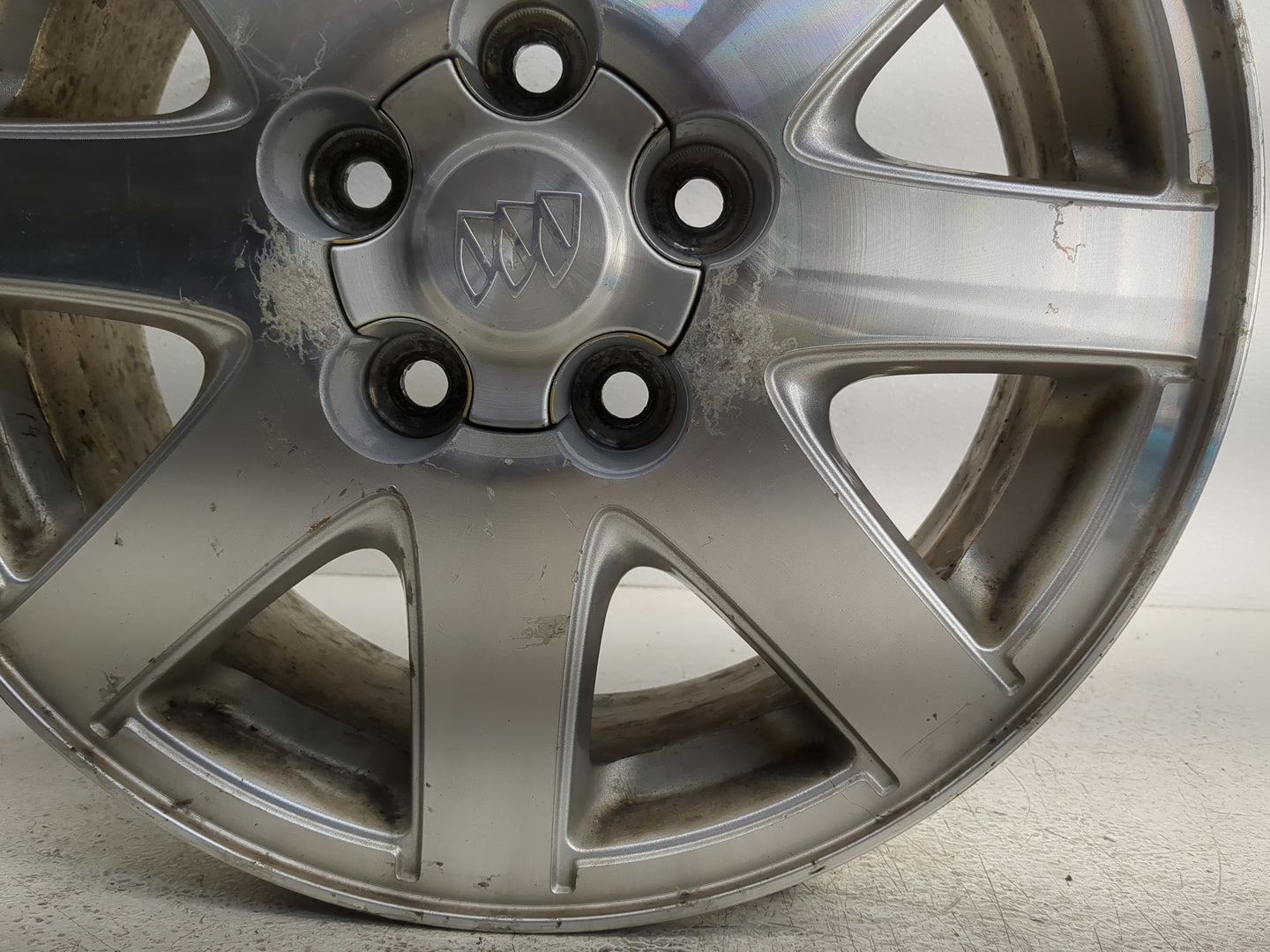 2004-2005 Buick Park Avenue Oem Wheel Rim - Oemusedautoparts1.com