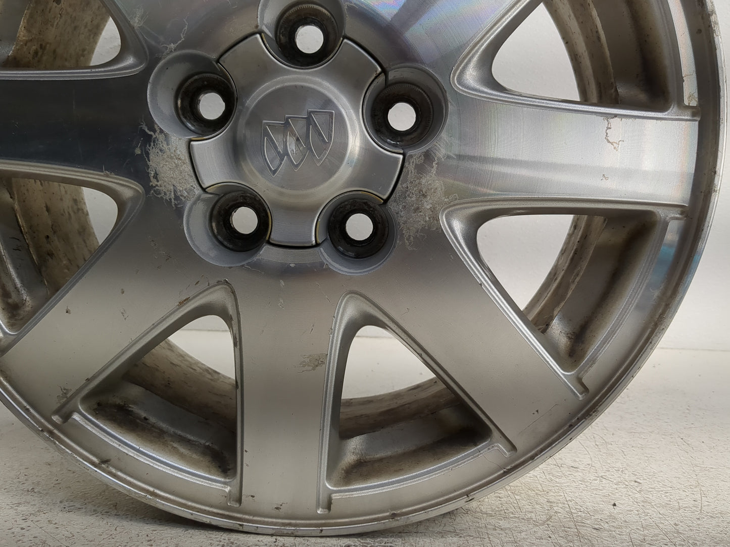 2004-2005 Buick Park Avenue Oem Wheel Rim 1250572 - Oemusedautoparts1.com