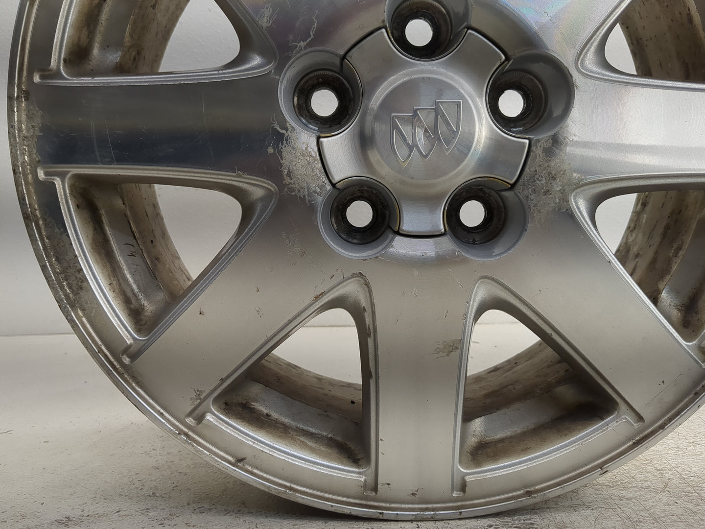 2004-2005 Buick Park Avenue Oem Wheel Rim 1250572 - Oemusedautoparts1.com