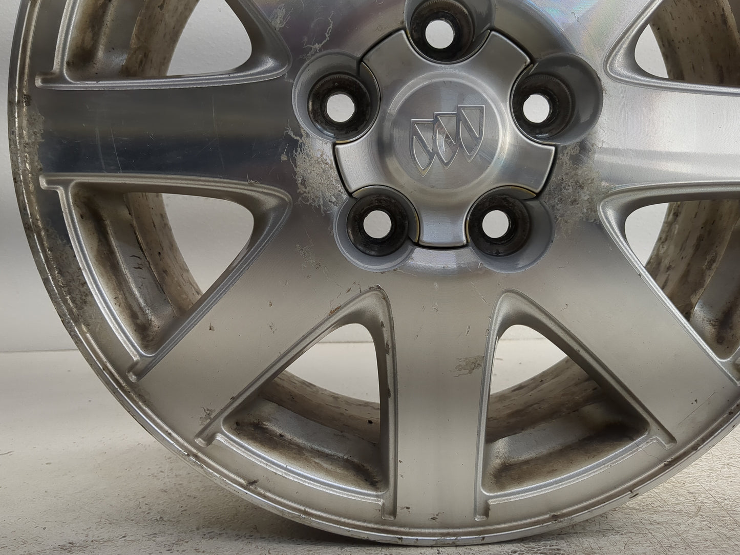 2004-2005 Buick Park Avenue Oem Wheel Rim 1250572 - Oemusedautoparts1.com