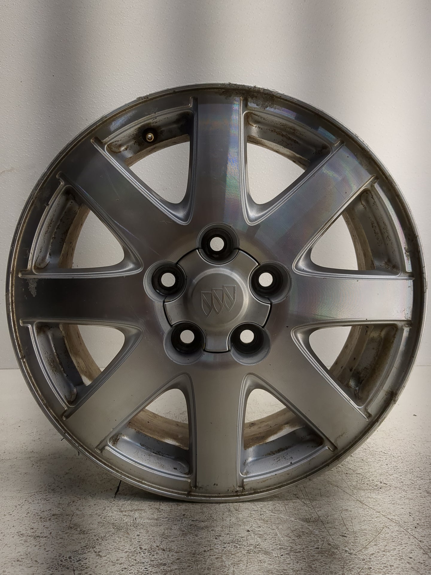 2004-2005 Buick Park Avenue Oem Wheel Rim - Oemusedautoparts1.com