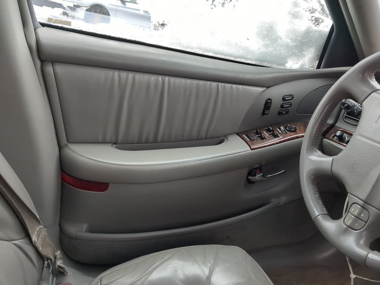 2005 Buick Park Avenue Front Left Driver Interior Door Panel Trim 1260448 - Oemusedautoparts1.com
