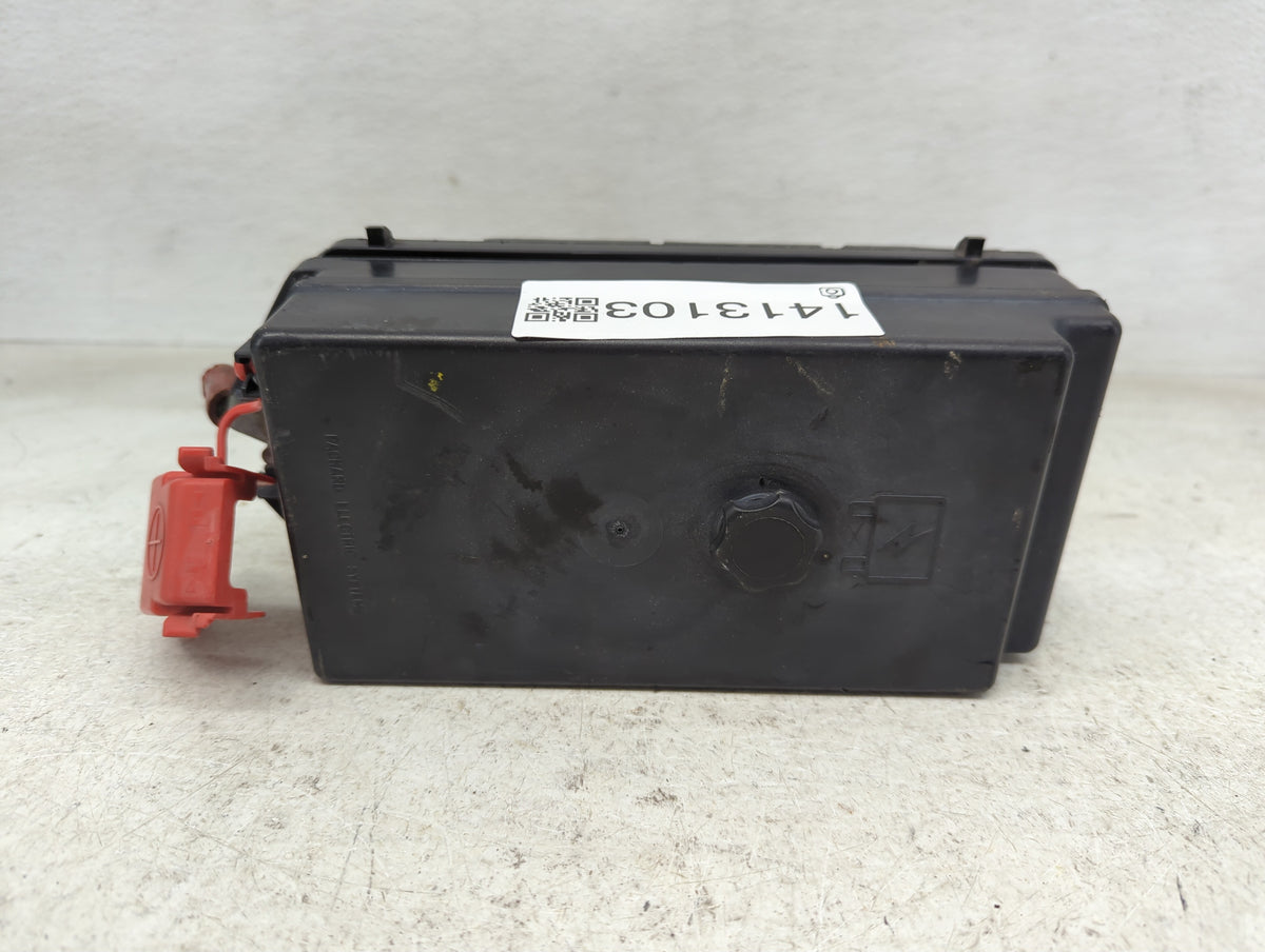 2000-2005 Buick Park Avenue Fusebox Fuse Box Panel Relay Module P/N:15441368 Fits Fits 2000 2001 2002 2003 2004 2005 OEM Use