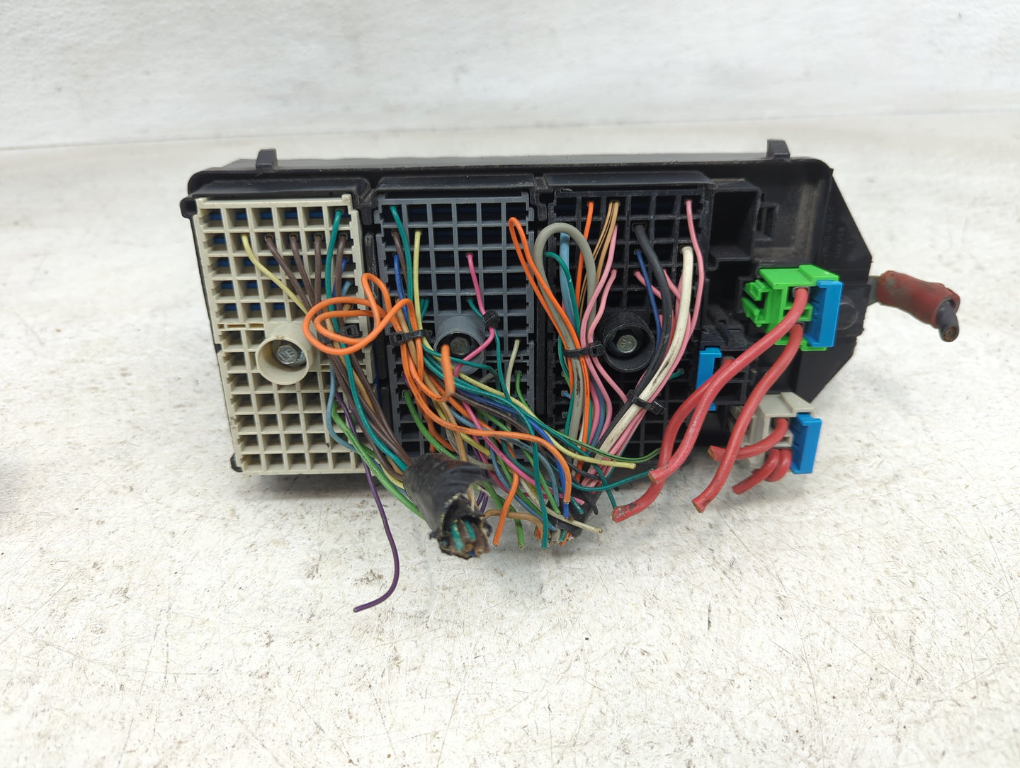 2000-2005 Buick Park Avenue Fusebox Fuse Box Panel Relay Module P/N:15441368 Fits Fits 2000 2001 2002 2003 2004 2005 OEM Use