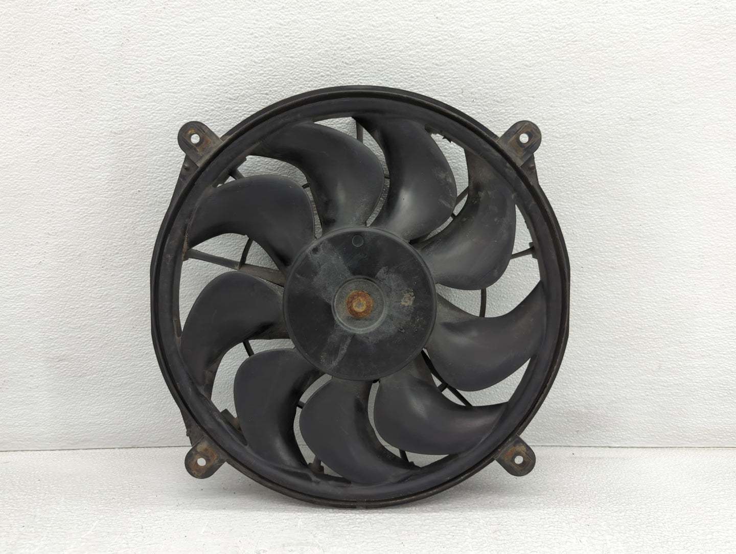 1997-2005 Buick Park Avenue Electric Radiator Cooling Fan Motor Assembly P/N:25674223 Fits OEM Used Auto Parts - Oemusedauto