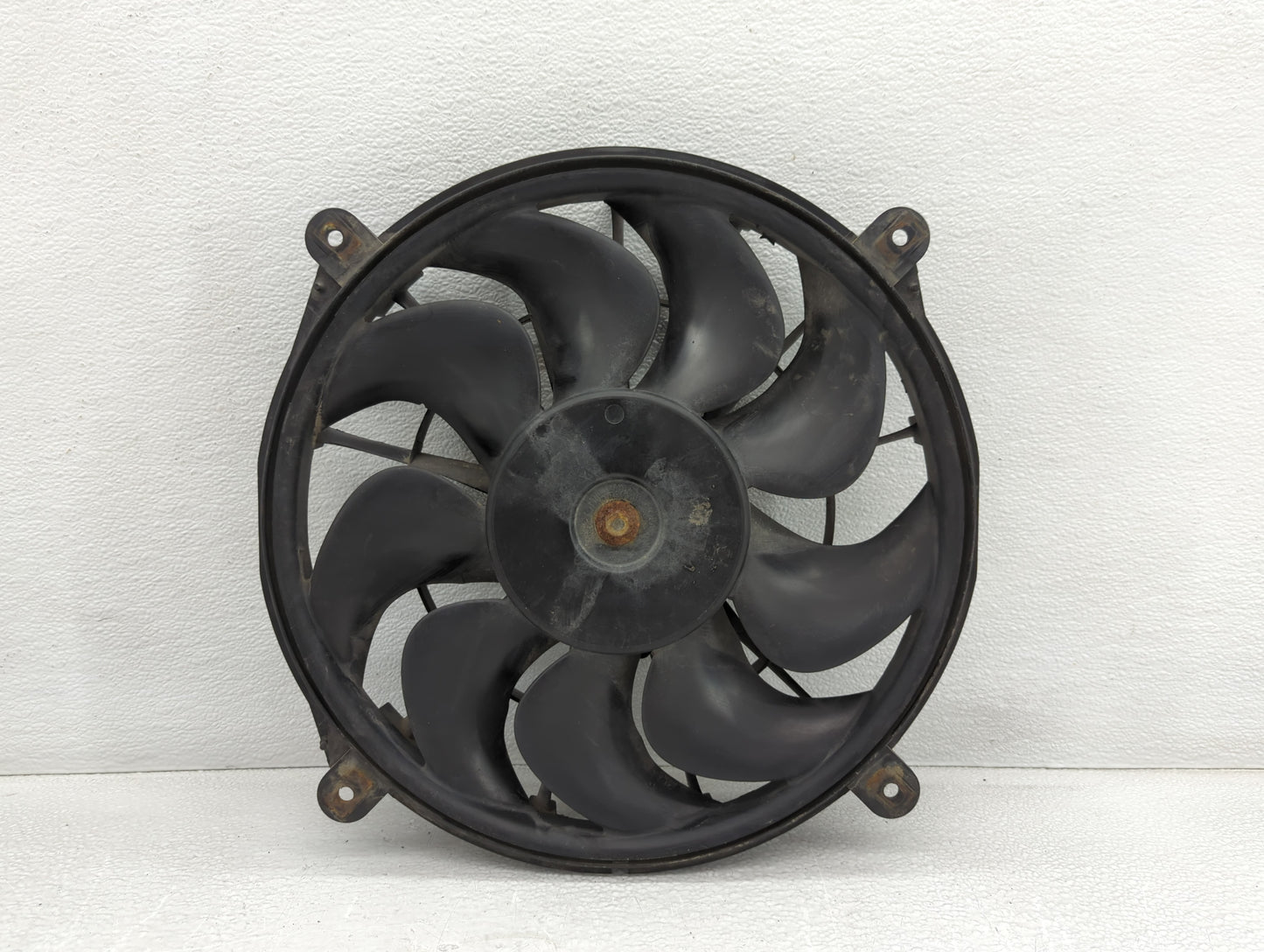 1997-2005 Buick Park Avenue Electric Radiator Cooling Fan Motor Assembly P/N:25674223 Fits OEM Used Auto Parts - Oemusedauto