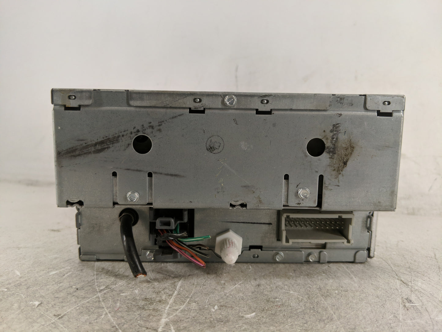 2005-2006 Buick Rainier Radio AM FM Cd Player Receiver Replacement P/N:10359565 Fits Fits 2005 2006 2007 OEM Used Auto Parts