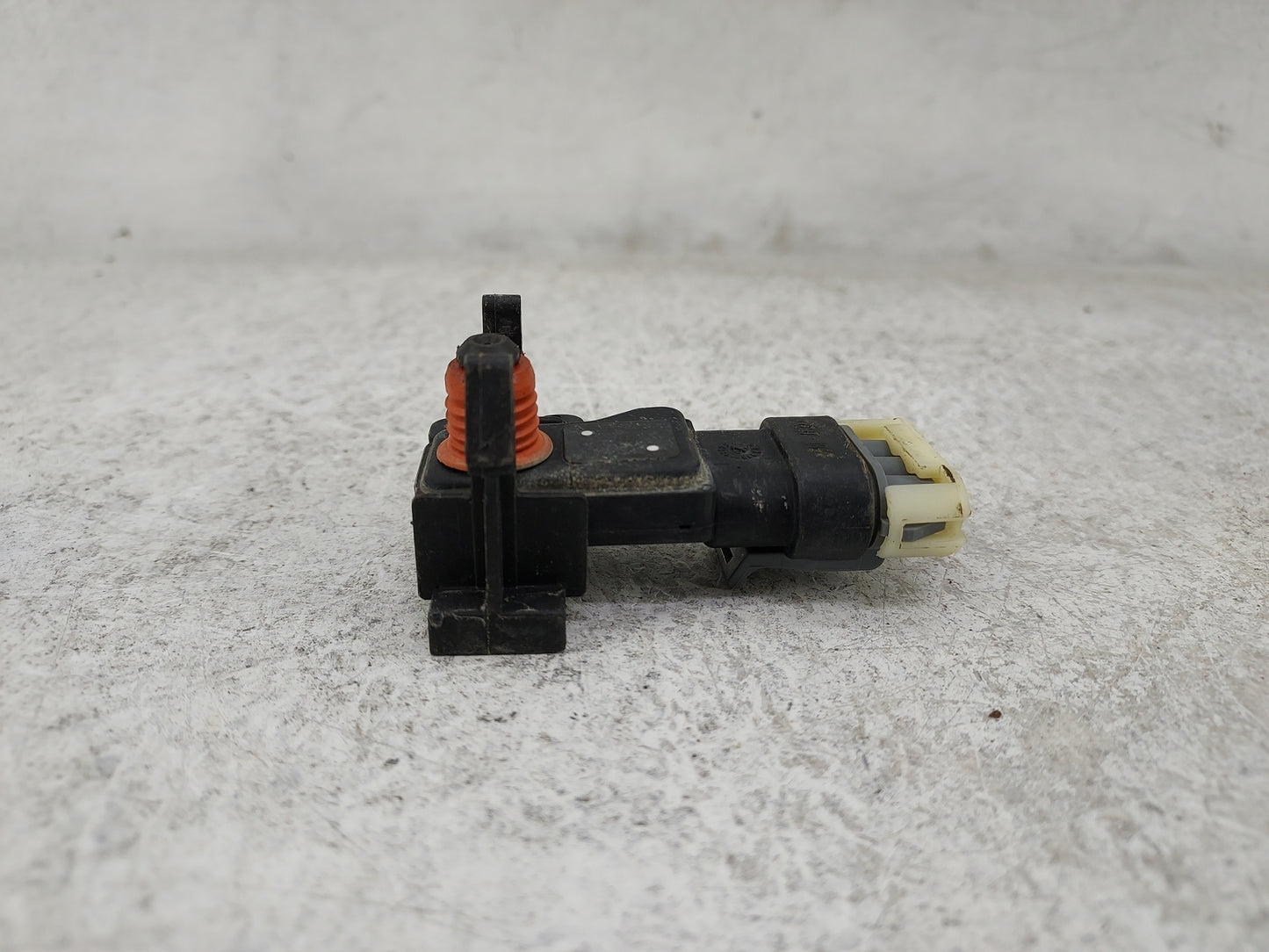 2004-2007 Buick Rainier Mass Air Flow Meter Maf 1487389 - Oemusedautoparts1.com