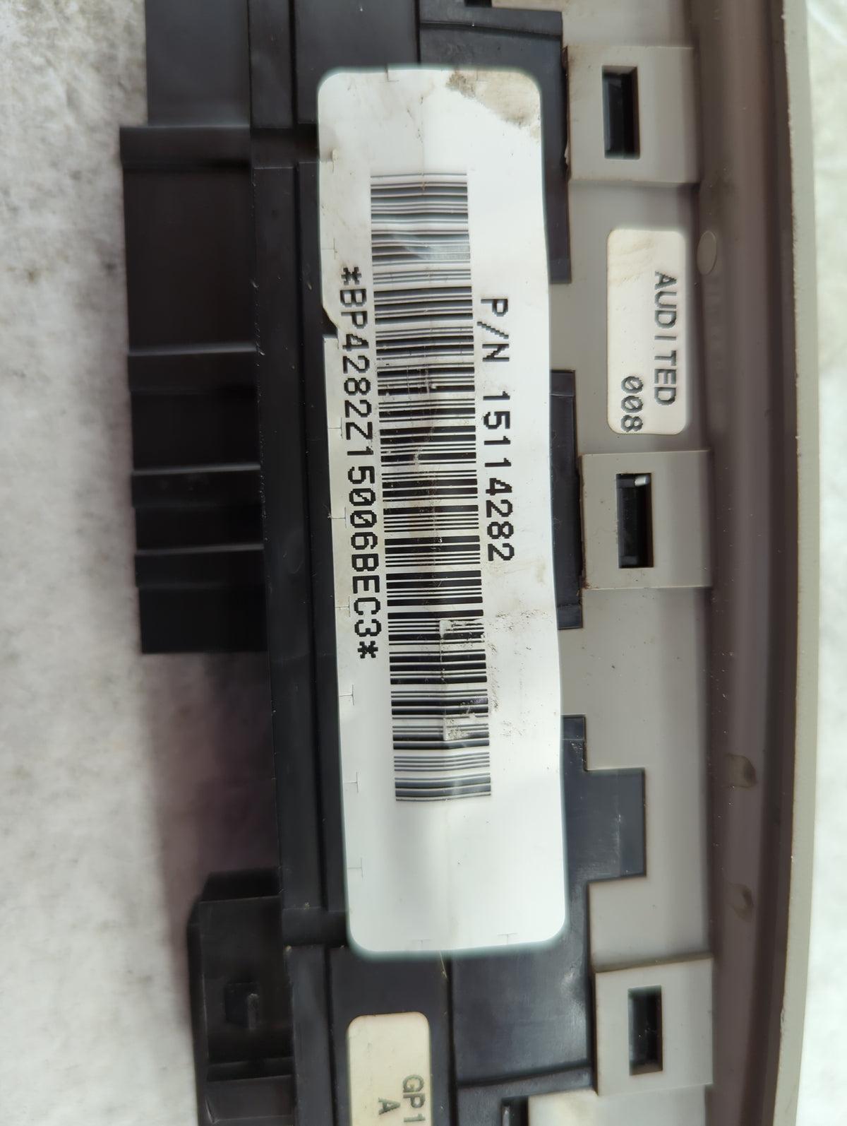 2005 Buick Rainier Master Power Window Switch Replacement Driver Side Left P/N:15114282 Fits OEM Used Auto Parts - Oemusedau