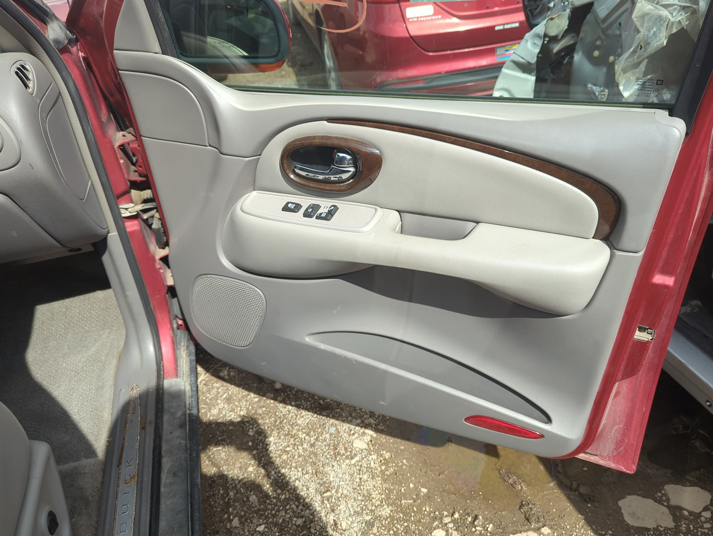 2005 Buick Rainier Front Right Passenger Interior Door Panel Trim - Oemusedautoparts1.com