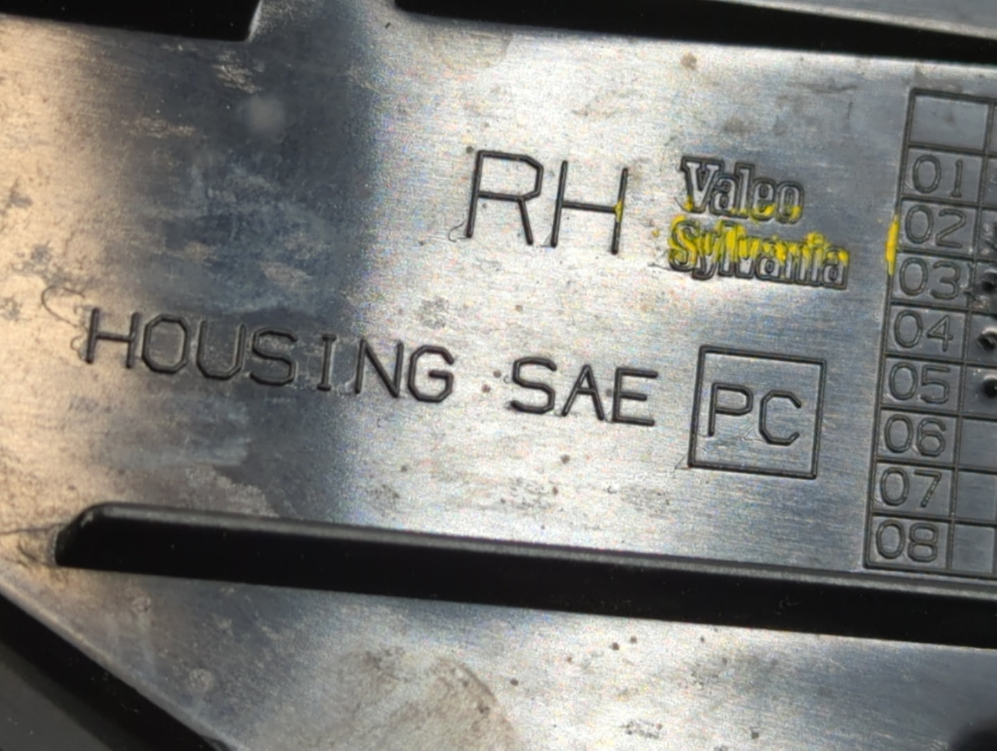 2004-2007 Buick Rendezvous Tail Light Assembly Passenger Right OEM Fits Fits 2004 2005 2006 2007 OEM Used Auto Parts - Oemus