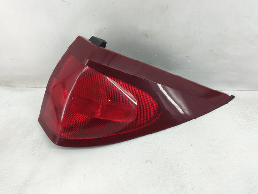 2004-2007 Buick Rendezvous Tail Light Assembly Passenger Right OEM Fits Fits 2004 2005 2006 2007 OEM Used Auto Parts - Oemus