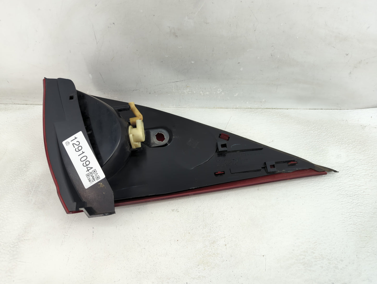 2004-2007 Buick Rendezvous Tail Light Assembly Passenger Right OEM Fits Fits 2004 2005 2006 2007 OEM Used Auto Parts - Oemus