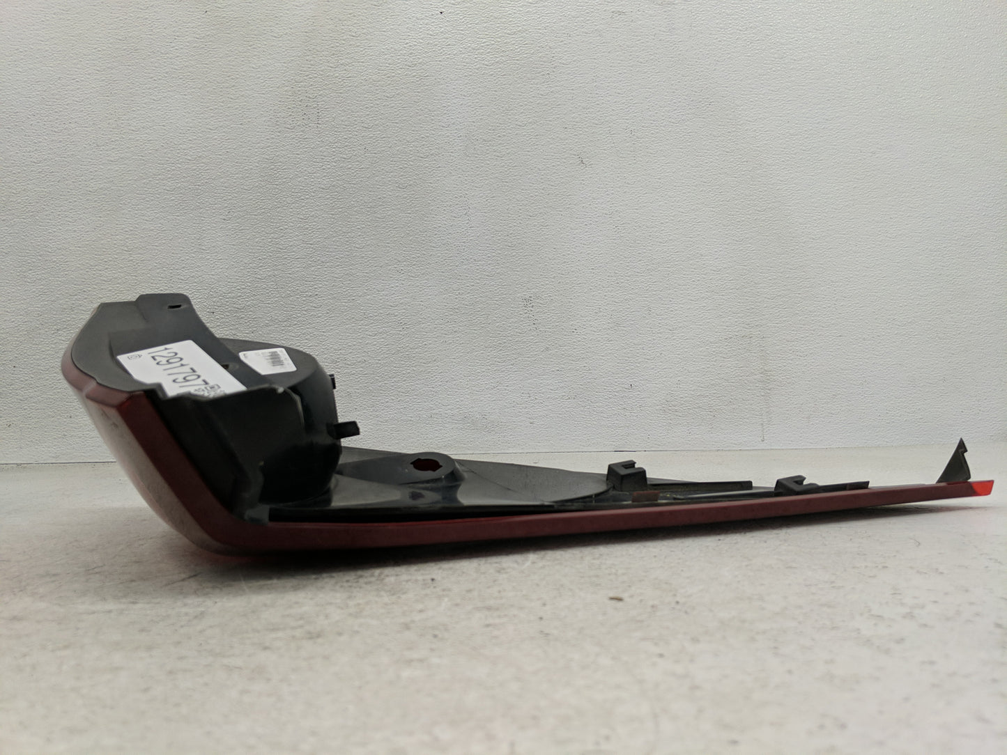 2004-2007 Buick Rendezvous Tail Light Assembly Passenger Right OEM Fits Fits 2004 2005 2006 2007 OEM Used Auto Parts - Oemus