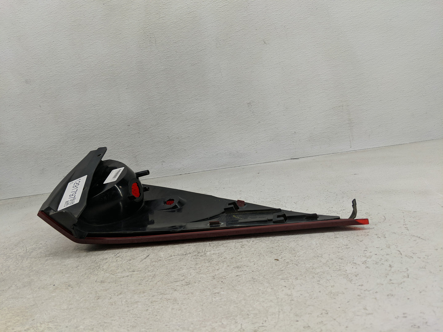 2004-2007 Buick Rendezvous Tail Light Assembly Passenger Right OEM Fits Fits 2004 2005 2006 2007 OEM Used Auto Parts - Oemus