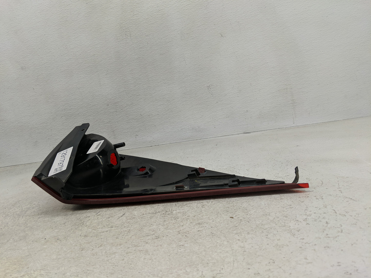2004-2007 Buick Rendezvous Tail Light Assembly Passenger Right OEM Fits Fits 2004 2005 2006 2007 OEM Used Auto Parts - Oemus