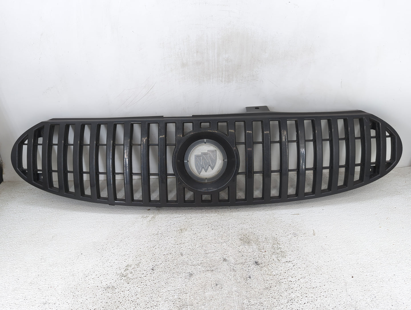 2002-2005 Buick Rendezvous Front Grille Bumper Not Included - Oemusedautoparts1.com