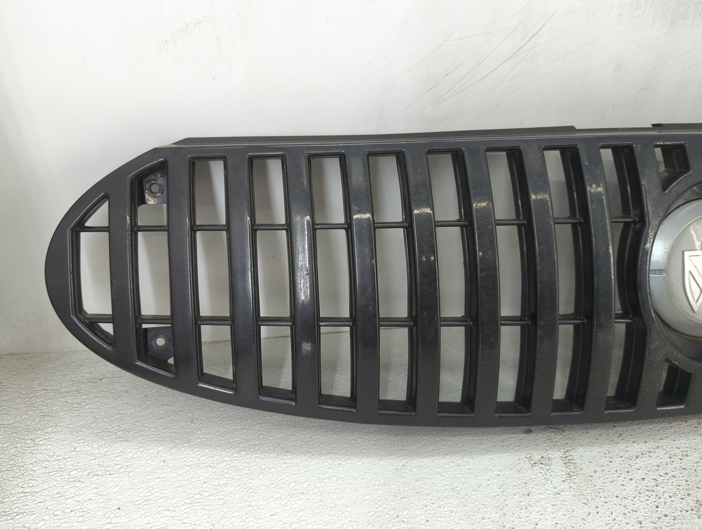 2002-2005 Buick Rendezvous Front Grille Bumper Not Included - Oemusedautoparts1.com