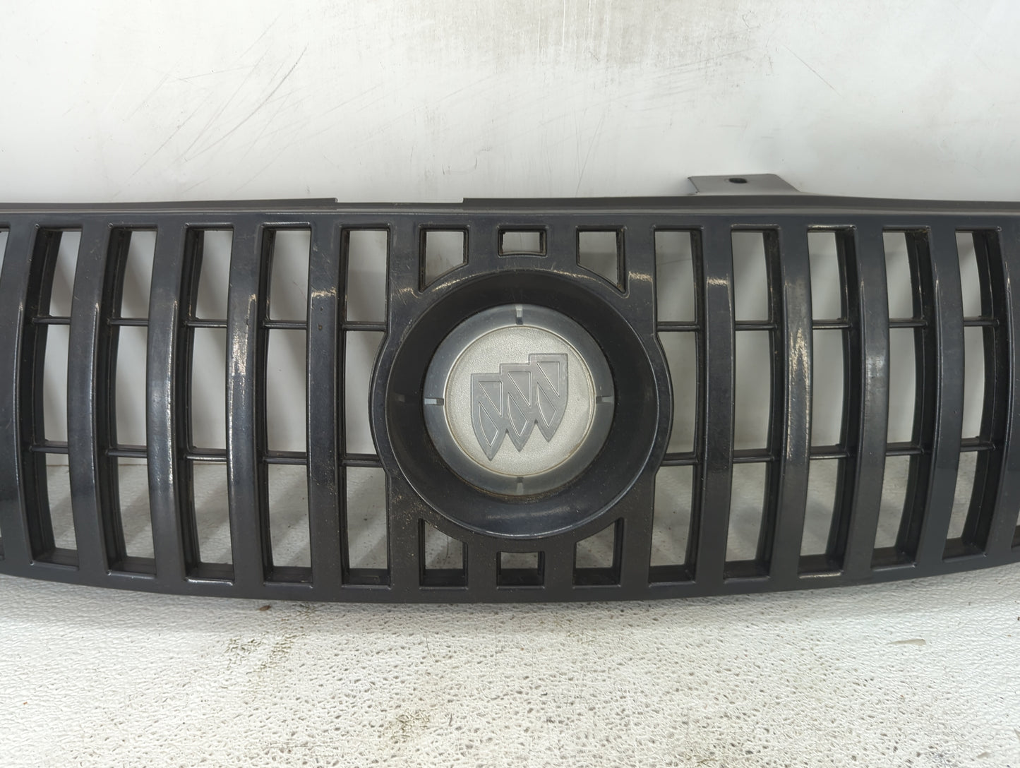 2002-2005 Buick Rendezvous Front Grille Bumper Not Included - Oemusedautoparts1.com