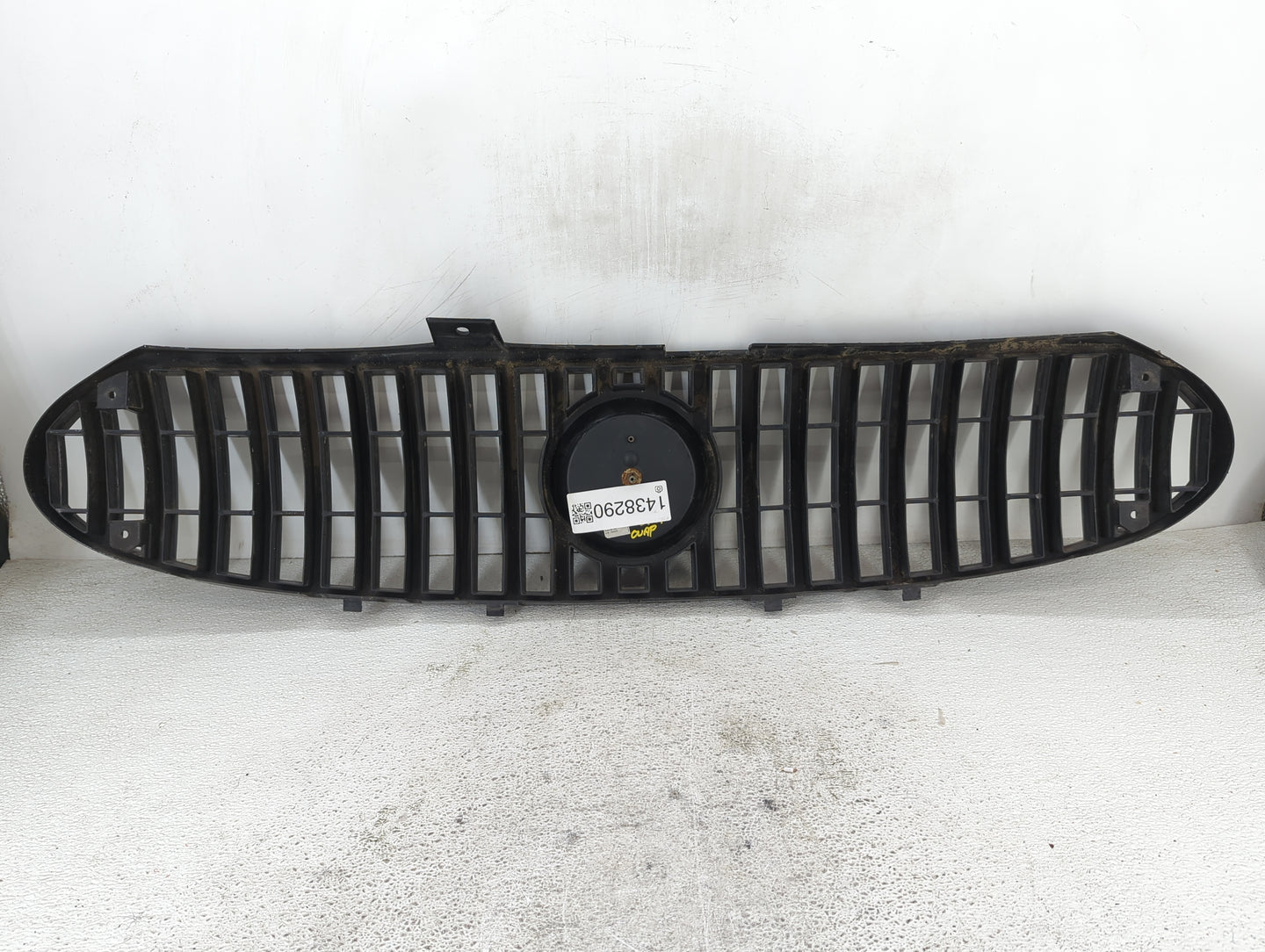 2002-2005 Buick Rendezvous Front Grille Bumper Not Included - Oemusedautoparts1.com