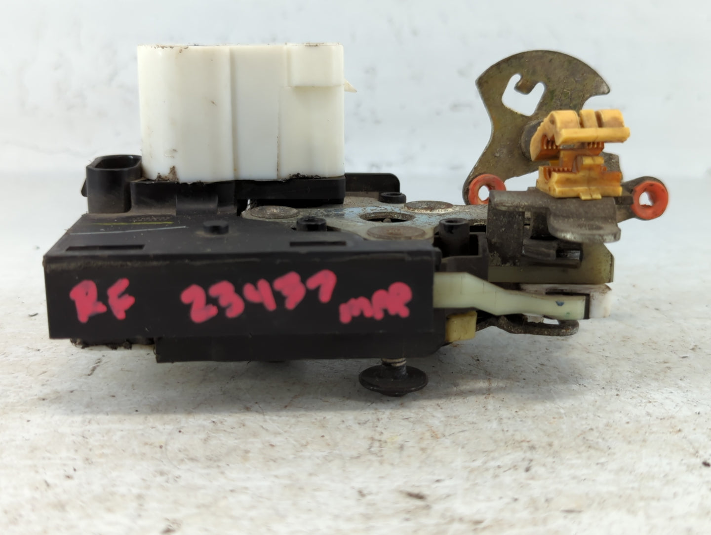 2005 Buick Rendezvous Front Door Latch - Oemusedautoparts1.com