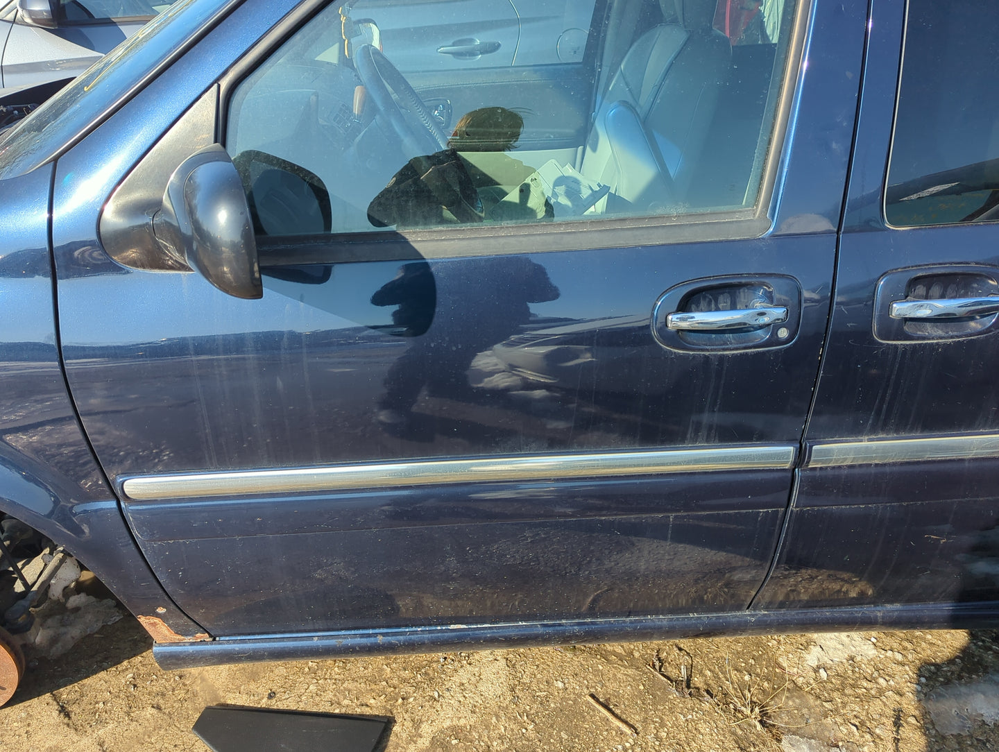 2005-2007 Buick Terraza Driver Front Door Oem - Oemusedautoparts1.com