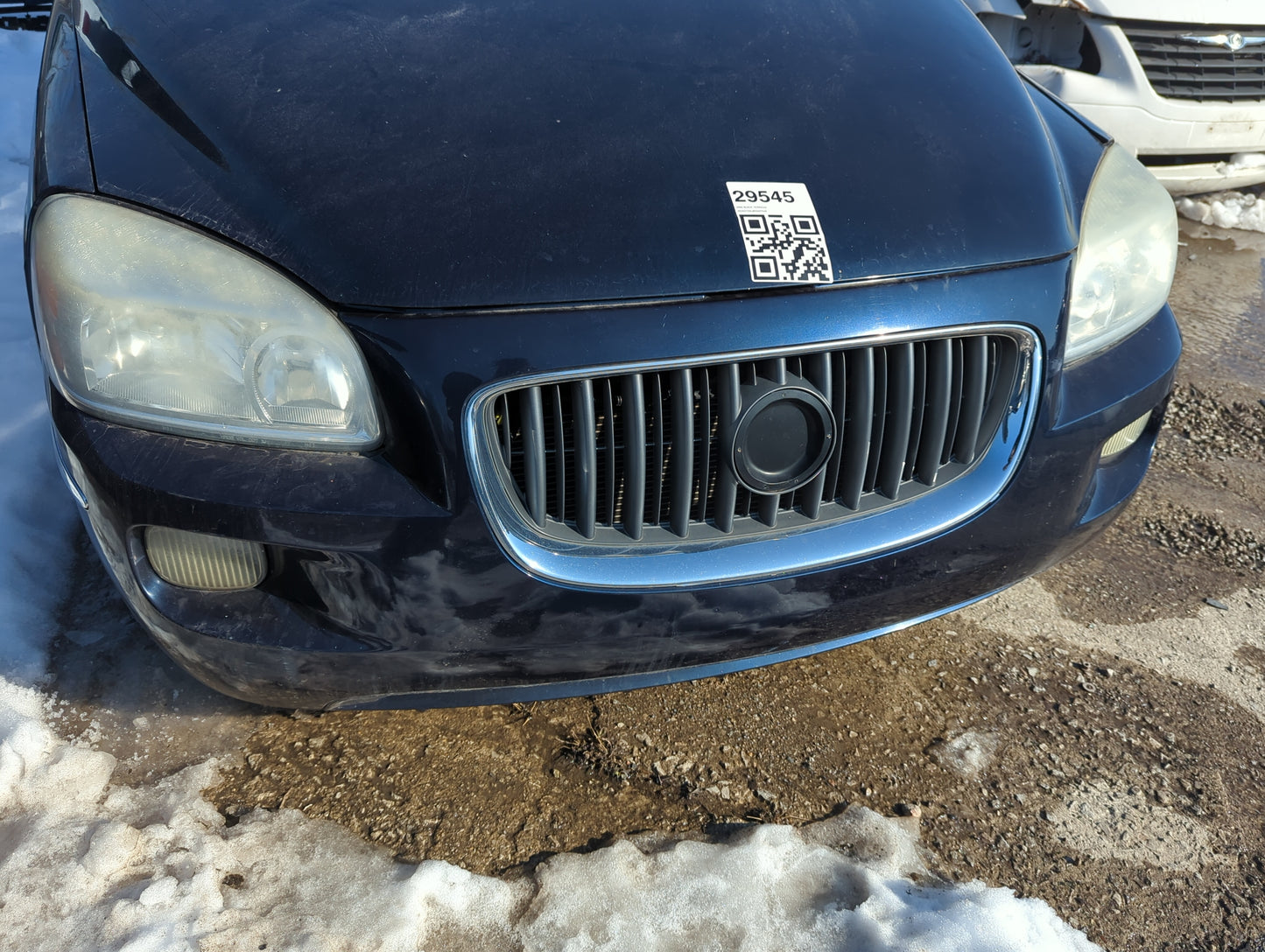 2005-2007 Buick Terraza Front Grille Bumper Not Included - Oemusedautoparts1.com