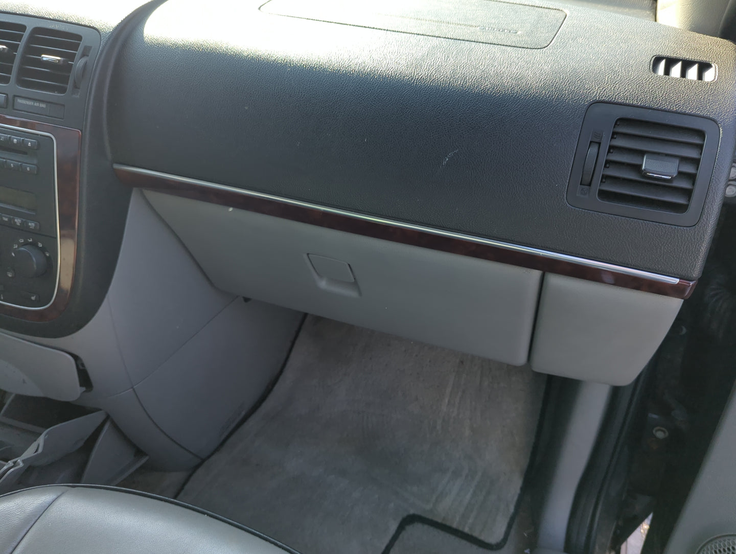 2005 Buick Terraza Passenger Glove Box Door Storage Compartment - Oemusedautoparts1.com