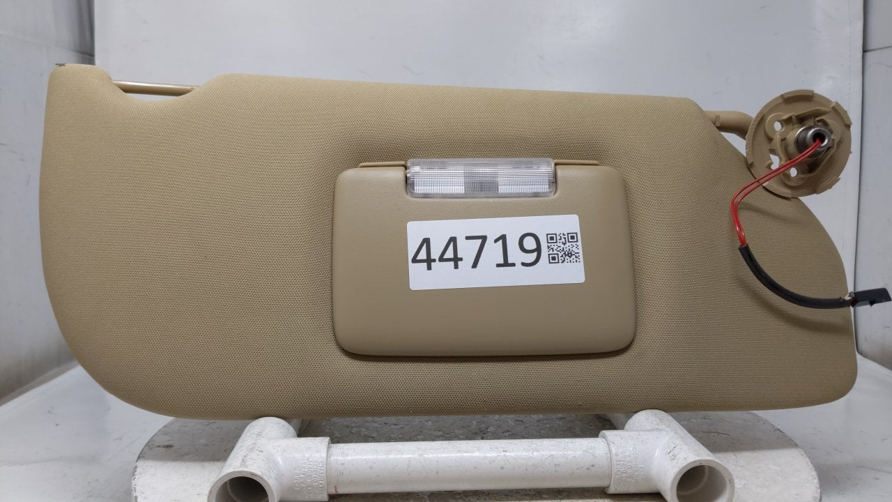 2005 Buick Terraza Sun Visor Shade Replacement Passenger Right Mirror Fits OEM Used Auto Parts - Oemusedautoparts1.com