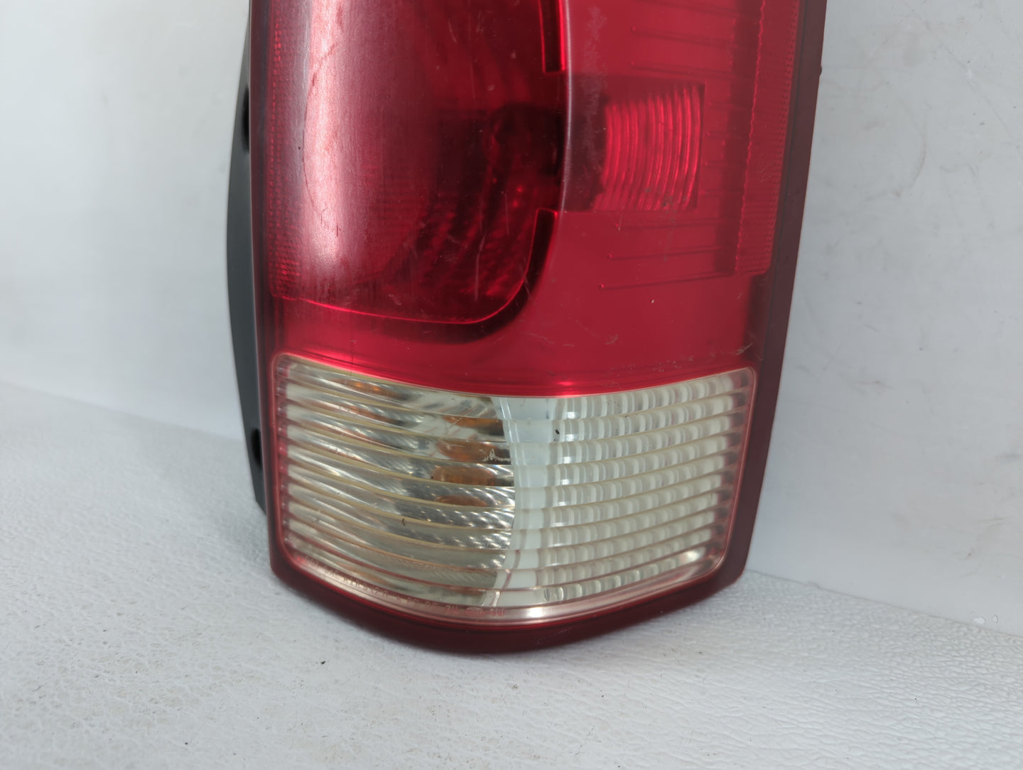 2005 Buick Terraza Tail Light Assembly Passenger Right OEM Fits OEM Used Auto Parts - Oemusedautoparts1.com