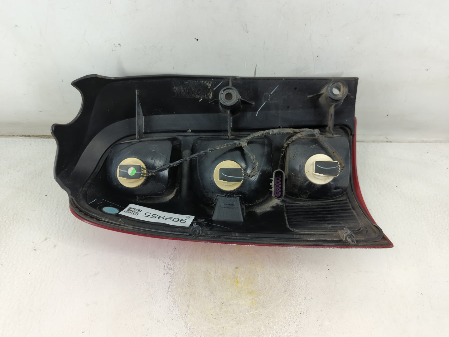 2005 Buick Terraza Tail Light Assembly Passenger Right OEM P/N:HSG>PC+ABS< Fits OEM Used Auto Parts - Oemusedautoparts1.com