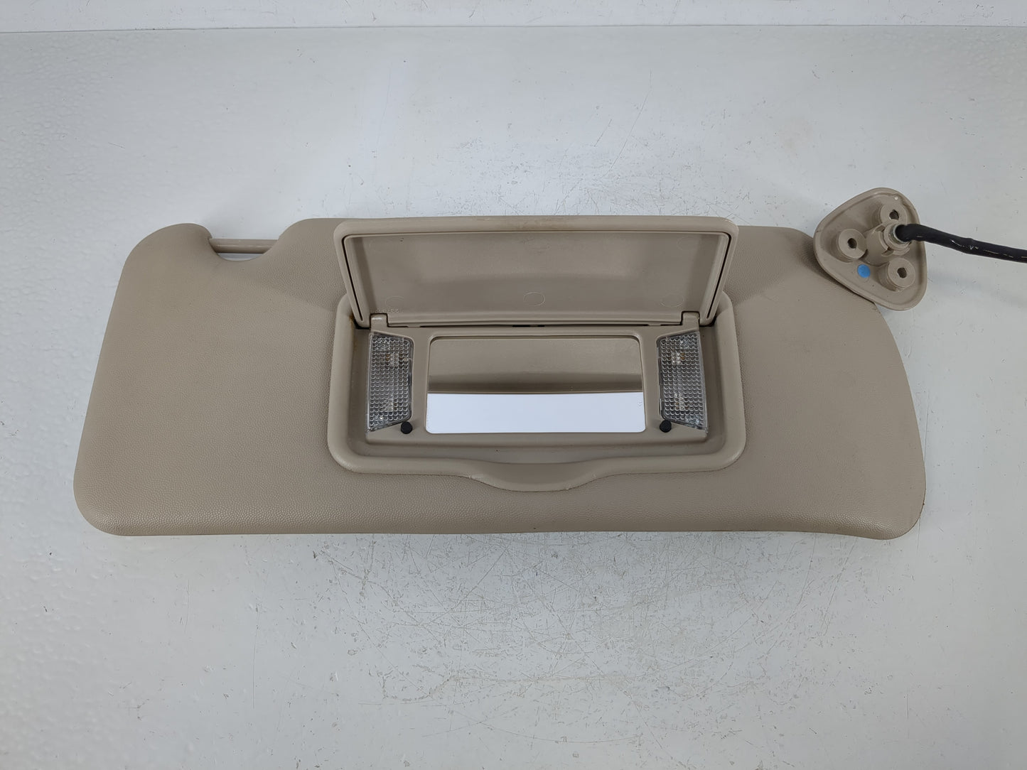 2003-2007 Cadillac Cts Sun Visor Shade Replacement Passenger Right Mirror Fits Fits 2003 2004 2005 2006 2007 OEM Used Auto P