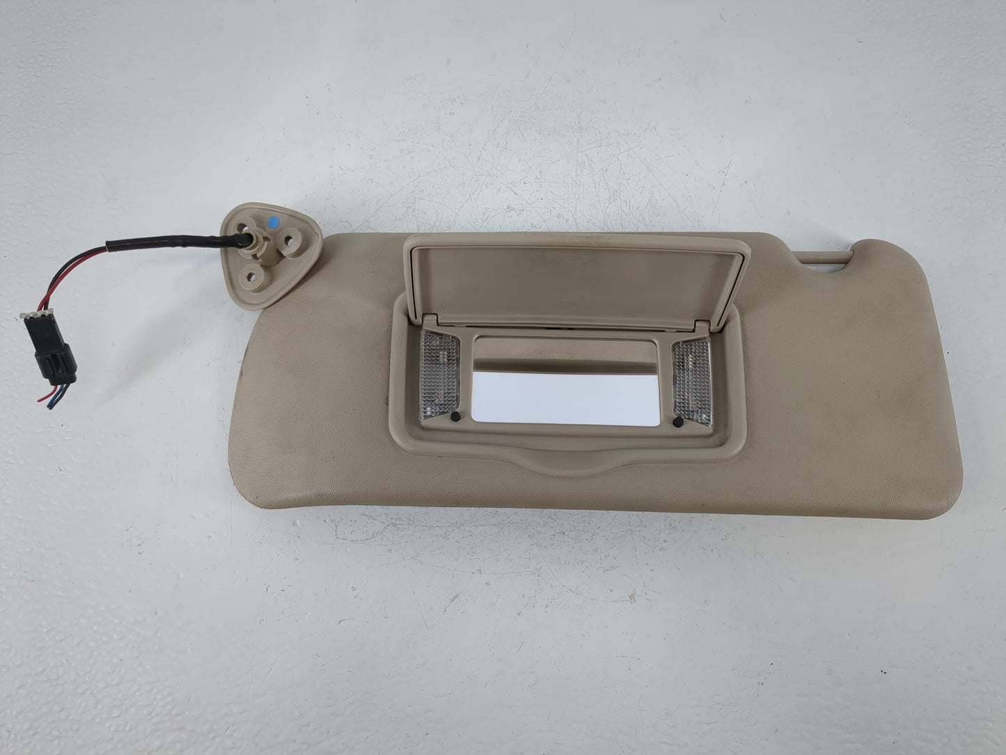 2003-2007 Cadillac Cts Sun Visor Shade Replacement Driver Left Mirror Fits Fits 2003 2004 2005 2006 2007 OEM Used Auto Parts