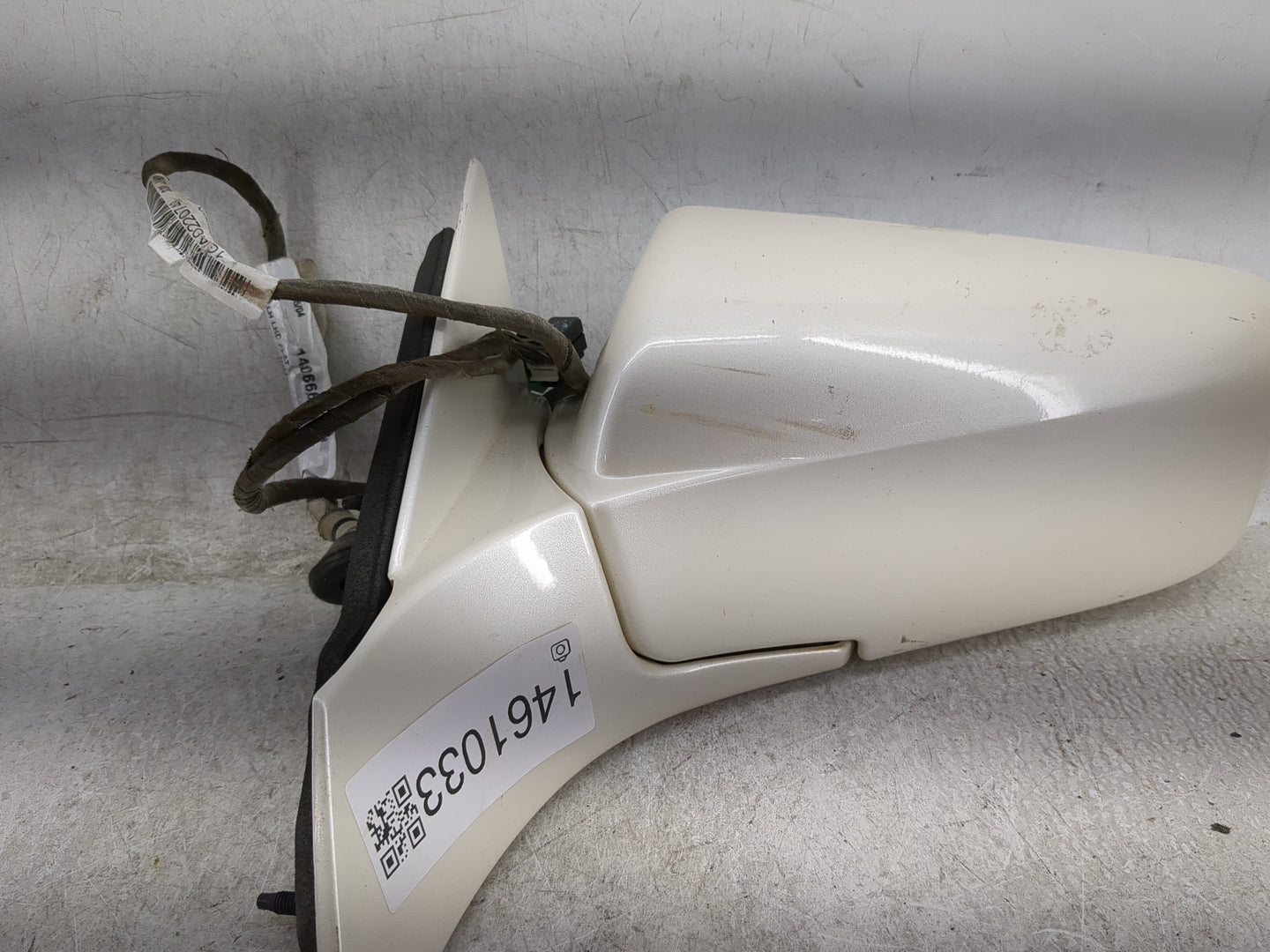2005 Cadillac Cts Driver Side View Mirror - Left Door Mirror OEM Used - Oemusedautoparts1.com