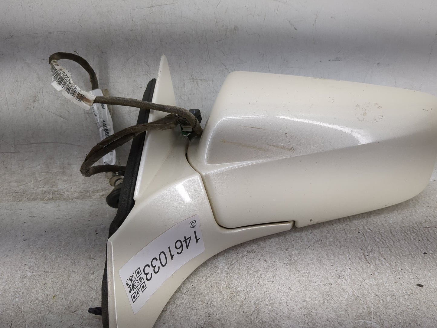 2005 Cadillac Cts Driver Side View Mirror - Left Door Mirror OEM Used - Oemusedautoparts1.com