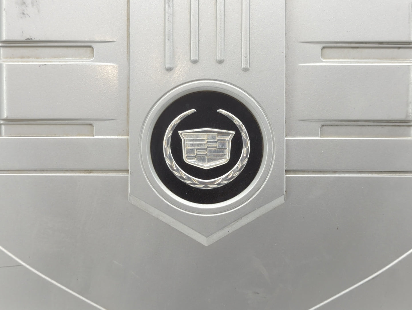2005 Cadillac Cts Engine Cover - Oemusedautoparts1.com