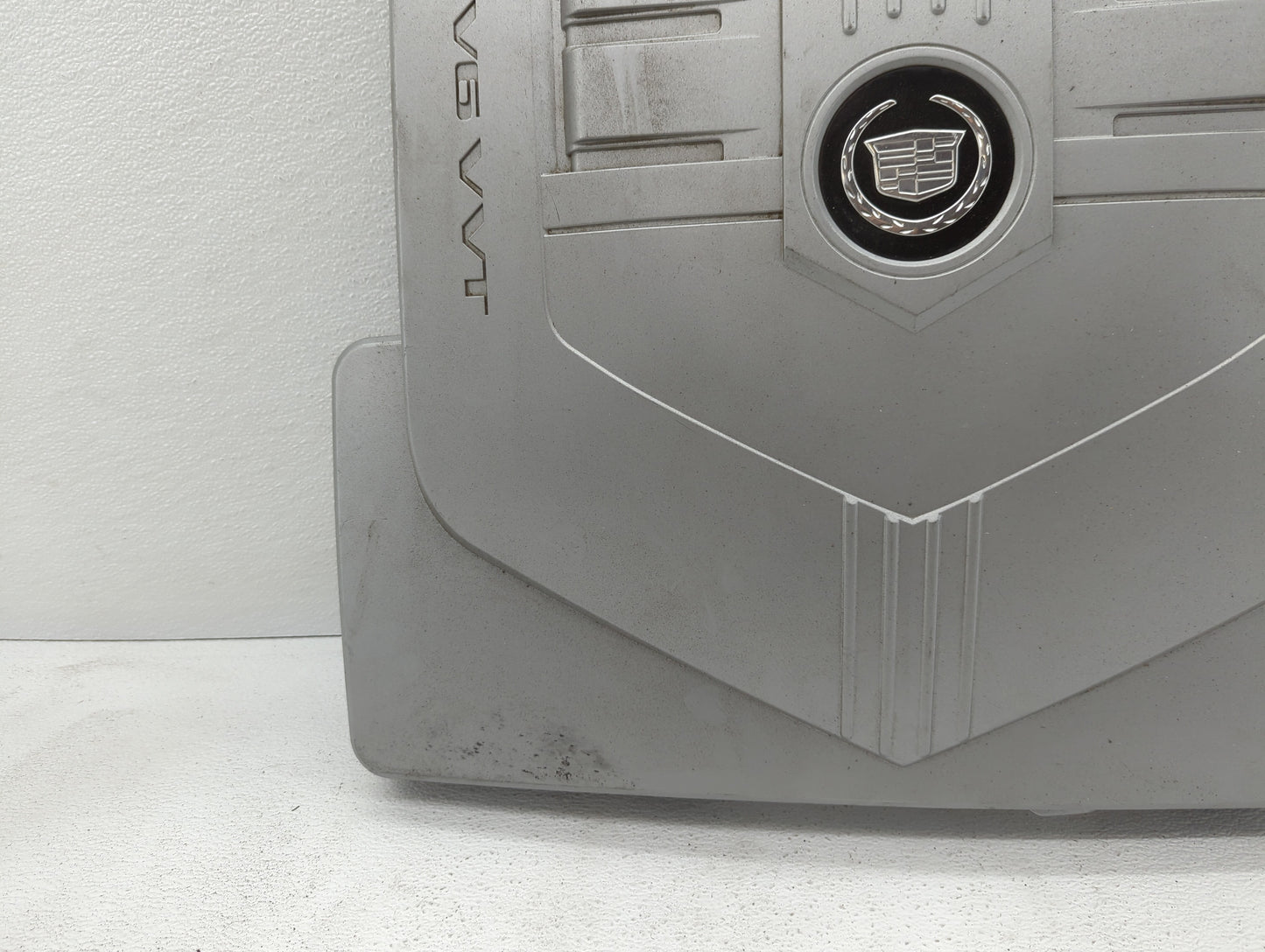 2005 Cadillac Cts Engine Cover - Oemusedautoparts1.com