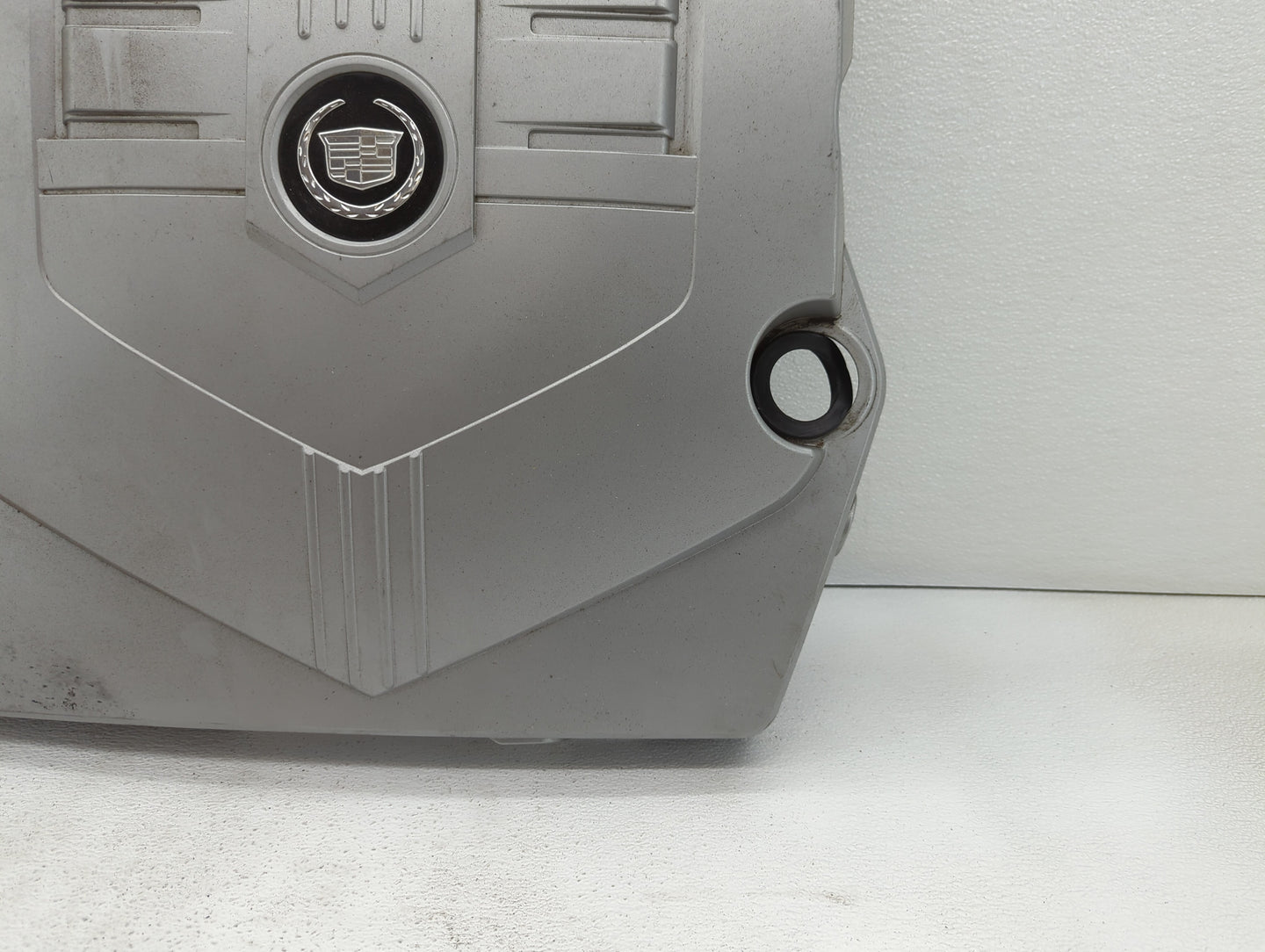 2005 Cadillac Cts Engine Cover - Oemusedautoparts1.com