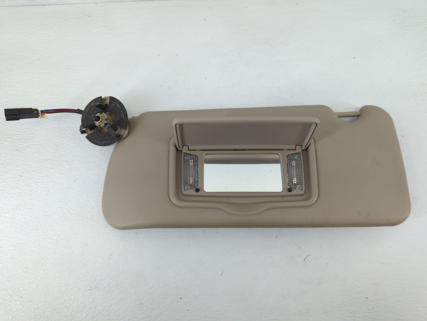 2003-2007 Cadillac Cts Sun Visor Shade Replacement Driver Left Mirror Fits Fits 2003 2004 2005 2006 2007 OEM Used Auto Parts