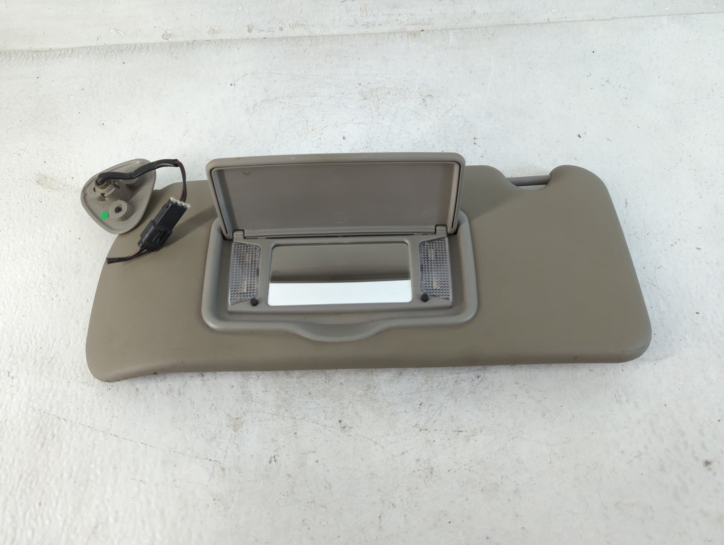 2003-2007 Cadillac Cts Sun Visor Shade Replacement Driver Left Mirror Fits Fits 2003 2004 2005 2006 2007 OEM Used Auto Parts
