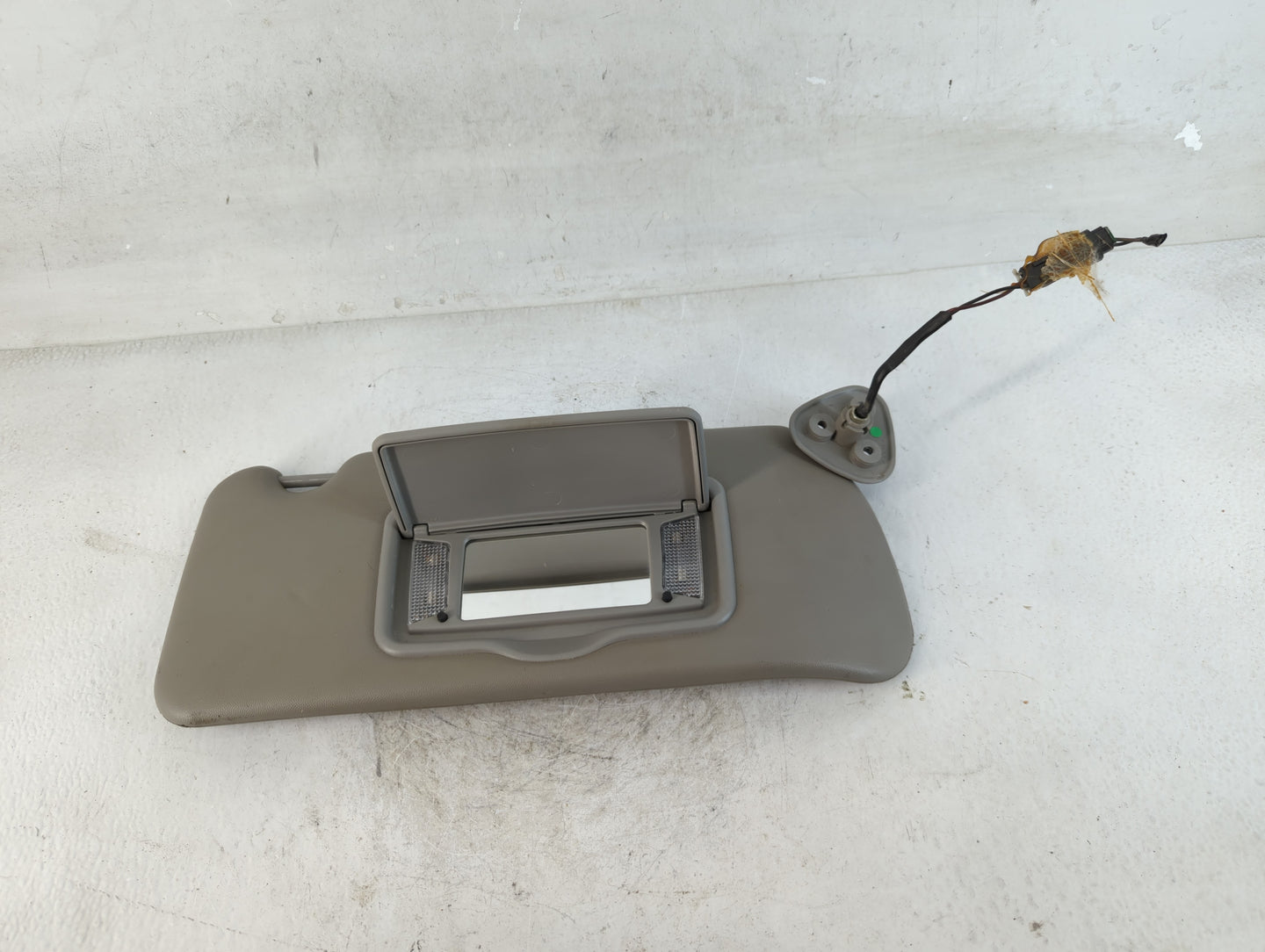 2003-2007 Cadillac Cts Sun Visor Shade Replacement Passenger Right Mirror Fits Fits 2003 2004 2005 2006 2007 OEM Used Auto P