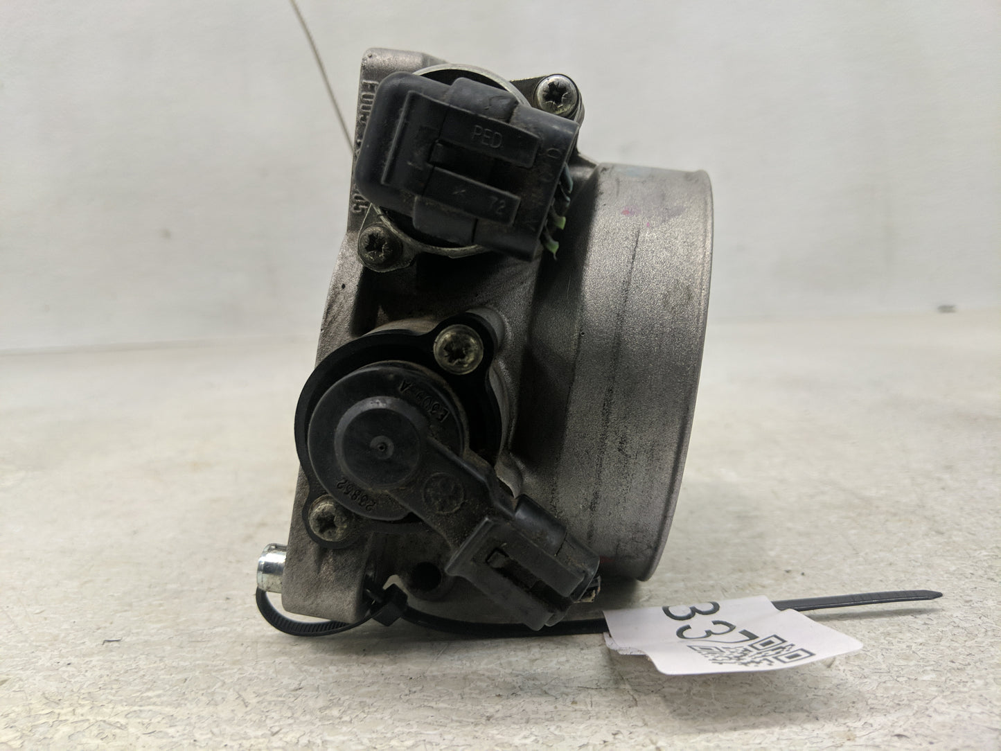 2000-2005 Cadillac Deville Throttle Body Fits Fits 2000 2001 2002 2003 2004 2005 OEM Used Auto Parts - Oemusedautoparts1.com