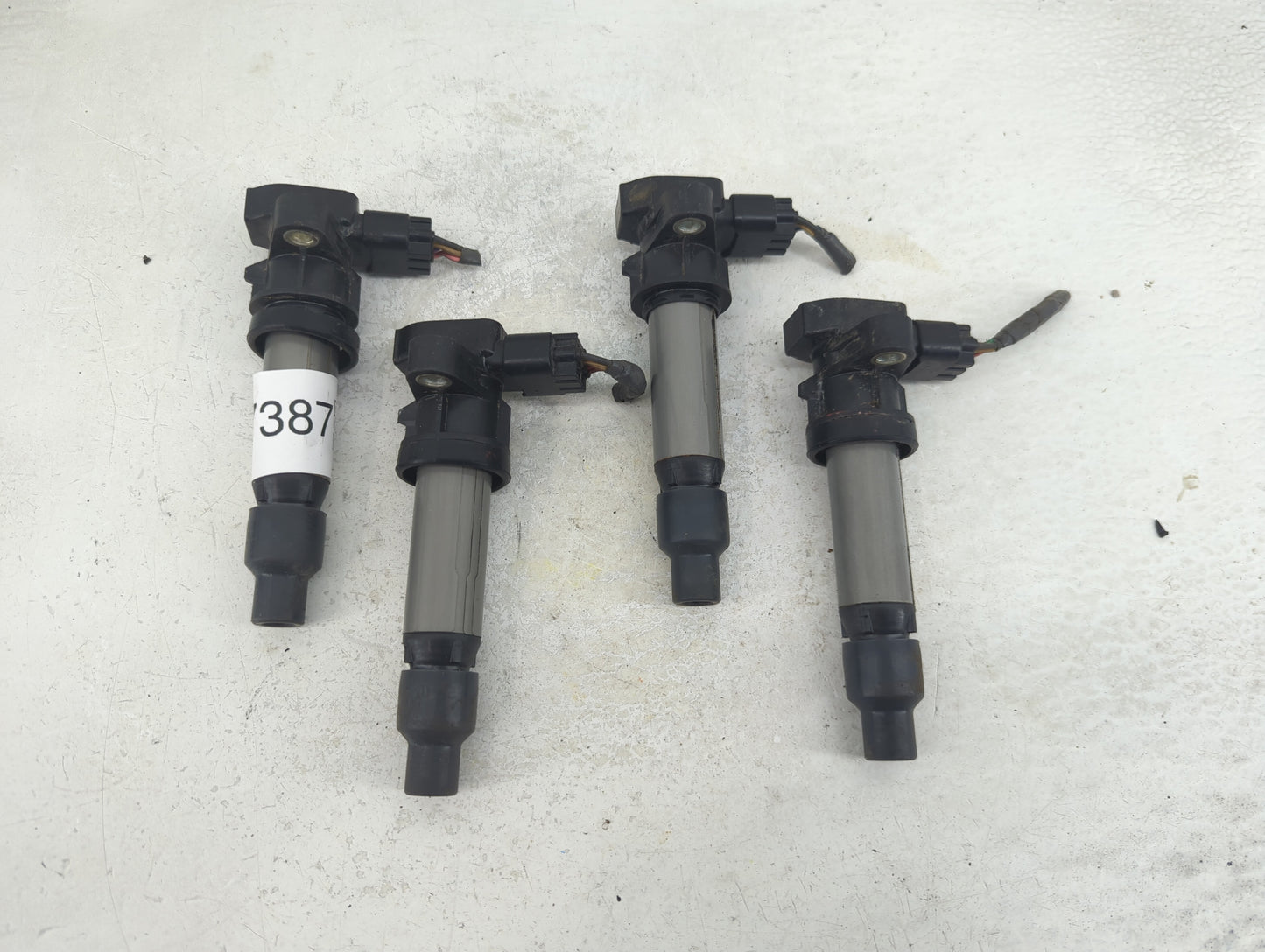 2004-2005 Cadillac Deville Ignition Coil Igniter Pack - Oemusedautoparts1.com