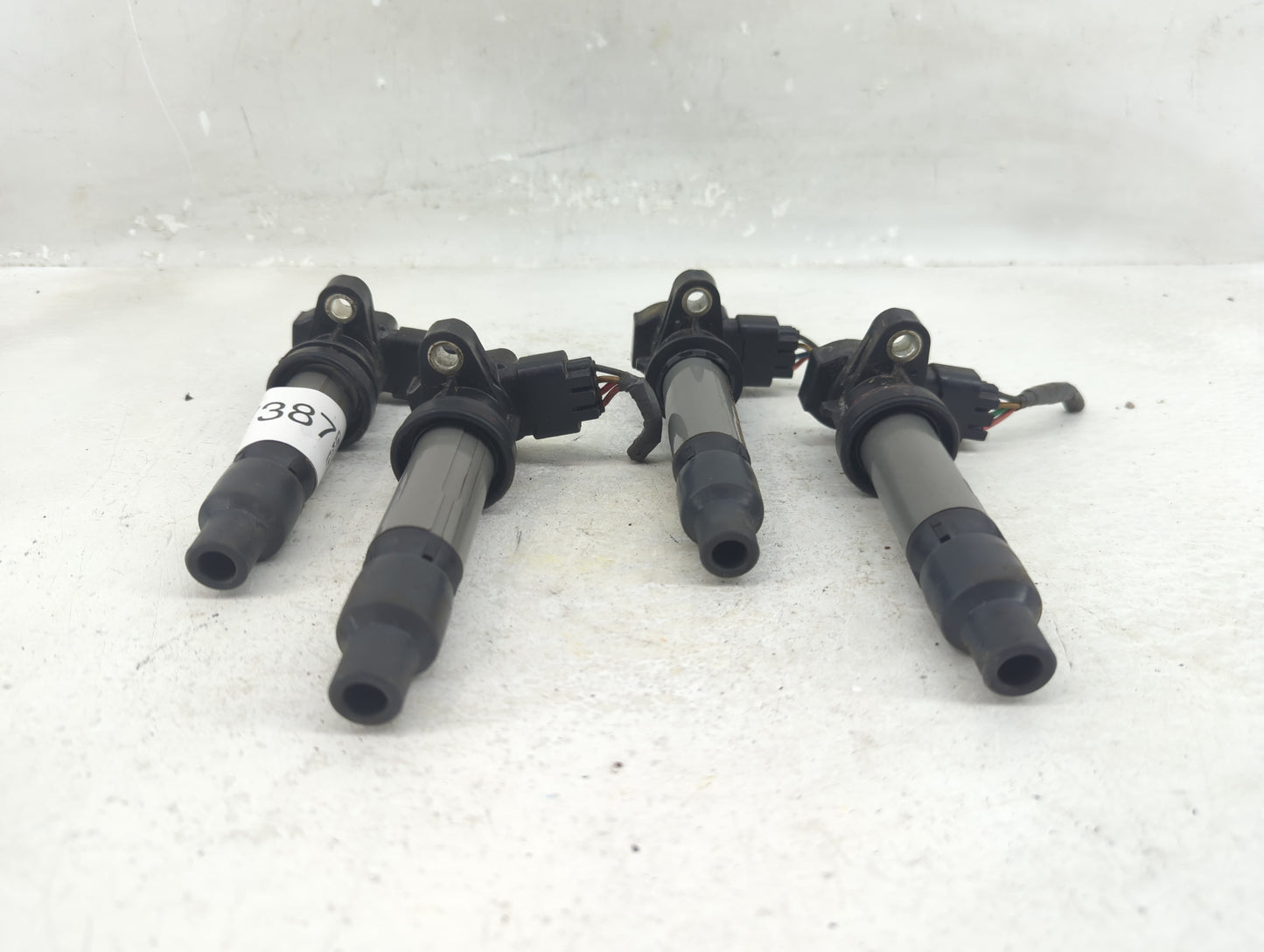 2004-2005 Cadillac Deville Ignition Coil Igniter Pack - Oemusedautoparts1.com
