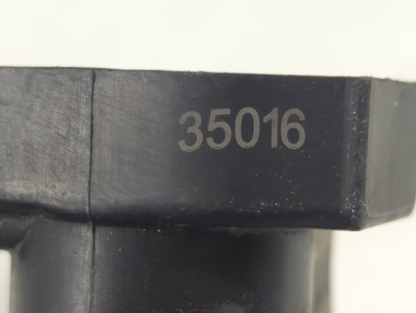 2004-2005 Cadillac Deville Ignition Coil Igniter Pack - Oemusedautoparts1.com