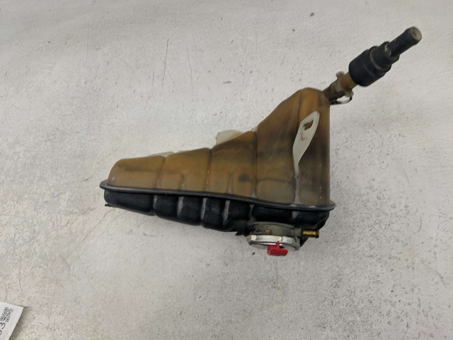 2000-2005 Cadillac Deville Windshield Washer Fluid Reservoir Bottle Oem - Oemusedautoparts1.com