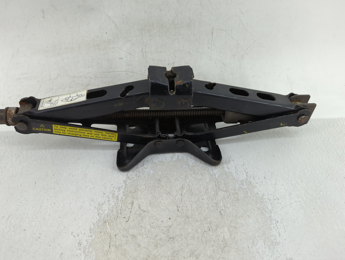 2005 Cadillac Deville Spare Scissor Car Jack 1415395 - Oemusedautoparts1.com